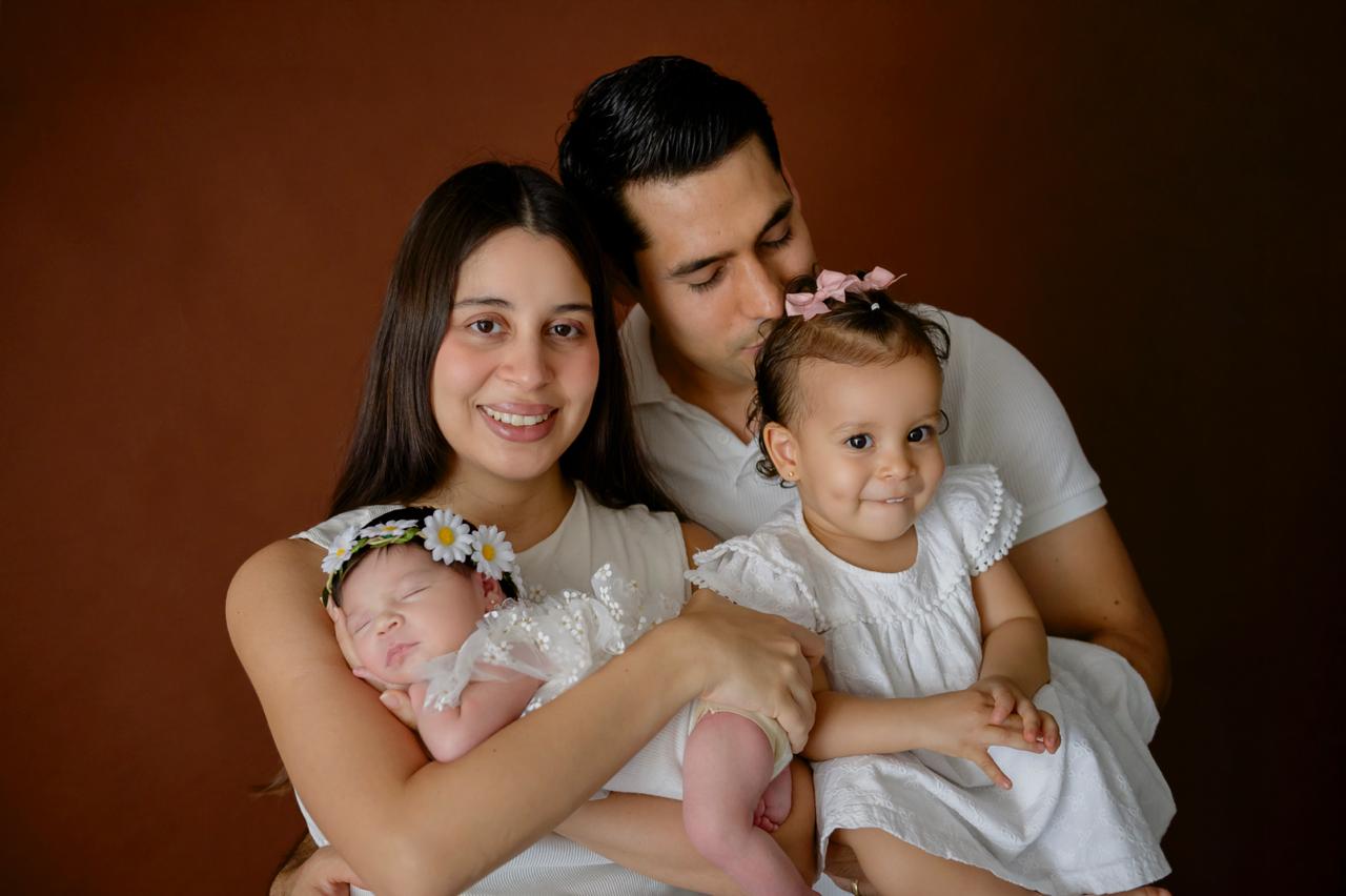 Elizabeth Solis con sus hijos